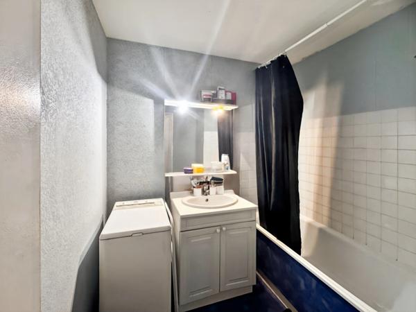 T1 bis lumineux – 37 m² – 10ᵉ étage – Résidence de standing sécurisée – Square des Caléides, Angers