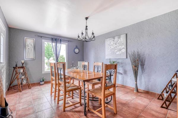 Christophe Michaudelle – EXCLUSIVITE CAPIFRANCE - vous propose proche de Lizy sur Ourcq : maison indépendante - 5 pièces - 109 m² - 3 chambres - 2 pièces d'eau - beau jardin plat et clos – terrasse -