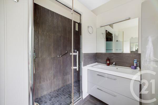 Appartement F4 à vendre  4 pièces - 89,66 m 2   PARIS  - 75019