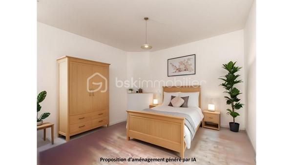 Située dans la commune prisée d’Acigné, idéalement placée à proximité immédiate des écoles et des transports en commun, cette maison d’environ 115 m² séduit par sa façade en pierre associée à une extension plus contemporaine.

Le rez-de-chaussée s’ouvre sur un salon-séjour suivi d’une cuisine indépendante.
Dans la partie extension, vous découvrirez une chambre lumineuse grâce à sa grande baie vitrée, d’une superficie de plus de 17 m², disposant de sa salle de bains et d’une buanderie, pouvant être aménagée en espace bureau ou dressing selon vos besoins. Possibilité d'une deuxième chambre au rez-de-chaussée.

À l’étage, vous trouverez deux grandes chambres sur parquet avec cheminée ancienne conservant tout le charme de l’ancien.
Un grenier ainsi qu’une cave complètent ce bien et offrent des espaces supplémentaires à exploiter.

À l’extérieur, un jardin clos pour profiter pleinement de moments de détente en plein air.

Les plus de cette maison : 
-Menuiserie PVC double vitrage
-Volet électrique
-Cachet de l'ancien (façade en Pierre, parquet bois et cheminées)

Pour plus de renseignements contactez moi 06.16.50.63.37