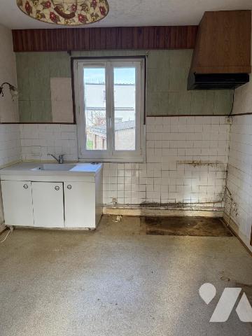 MAISON A RENOVER ST AVE-638 m2 de terrain