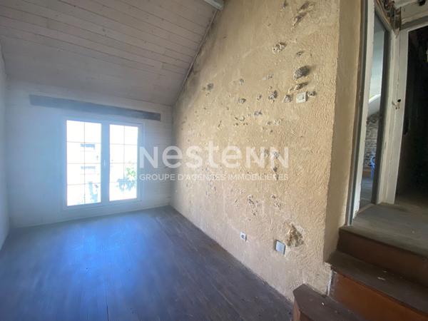 Maison de ville en plein coeur d'Itteville - 5 pièces - 3 chambres - Terrasse - Travaux à prévoir