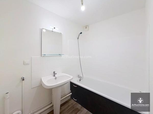 Location Appartement 3 pièces 54 m2 à Cours