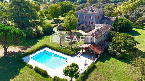 Magnifique Château rénové avec gîte et piscine