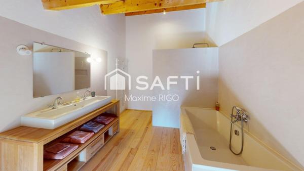 Magnifique Château rénové avec gîte et piscine