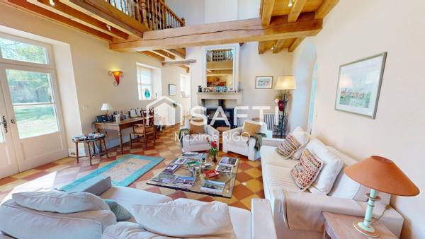 Magnifique Château rénové avec gîte et piscine