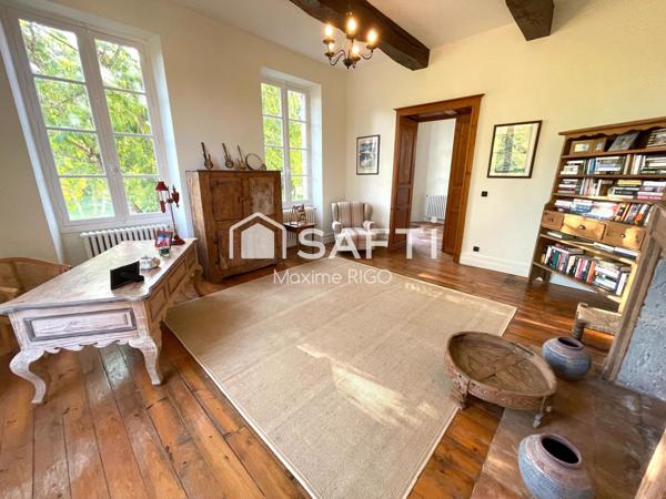 Magnifique Château rénové avec gîte et piscine