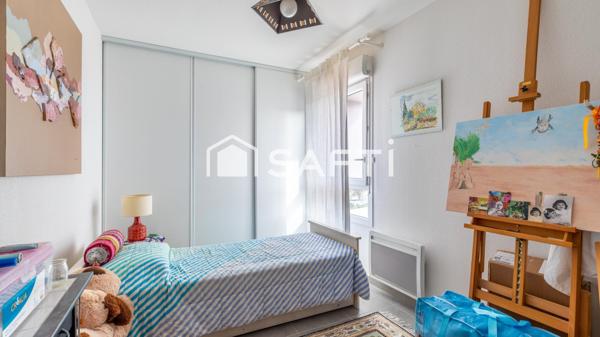 Lumineux F4 d’angle à 10 min des plages