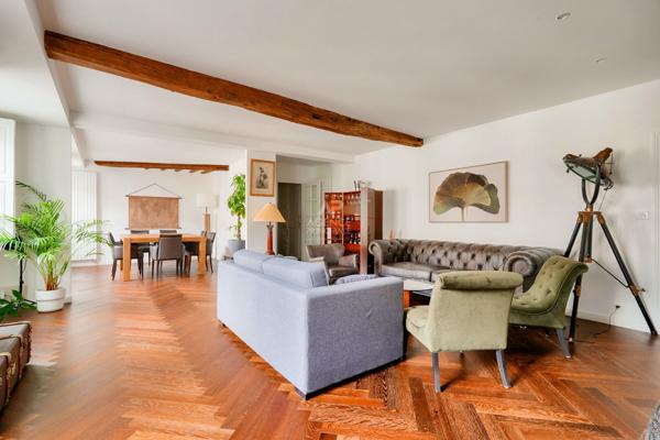 Versailles Saint-Louis Appartement 3 pièces 94m² carrez (96m² au sol), 2ème et dernier étage €799 000 ** - Référence 27789
