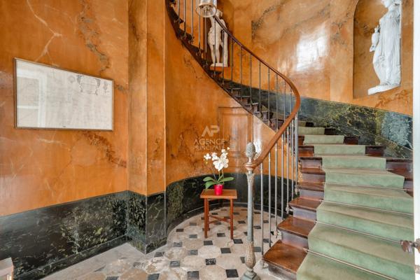 Versailles Saint-Louis Appartement 3 pièces 94m² carrez (96m² au sol), 2ème et dernier étage €799 000 ** - Référence 27789