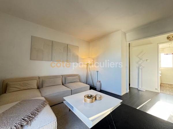 Vente
                Appartement58,25 m² - 3 Pièces -
                    ORLEANS (45100)