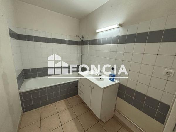 Location Appartement 3 pièces 95.2 m² - 23 COURS GAMBETTA Lyon 69003