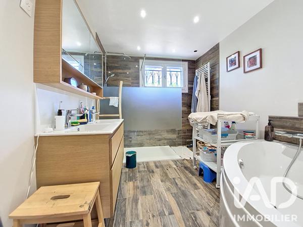 Maison à vendre 7 pièces 160 m² Saint-Maurice-sur-Aveyron