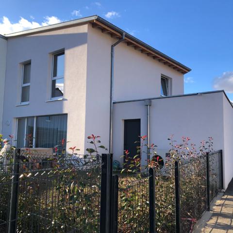 MAISON NEUVE AVEC JARDIN