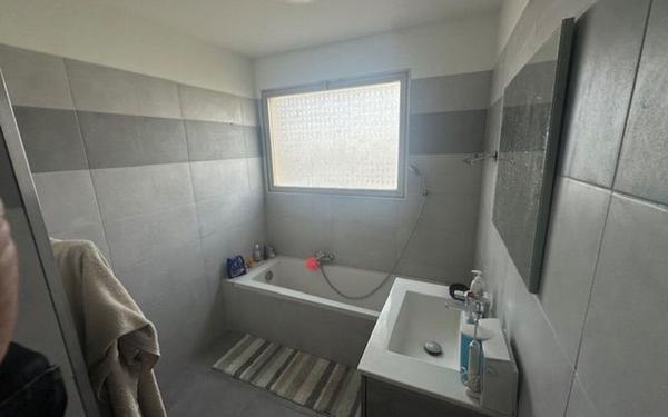 Appartement à vendre    3 pièces • 75,83 m2 Antibes