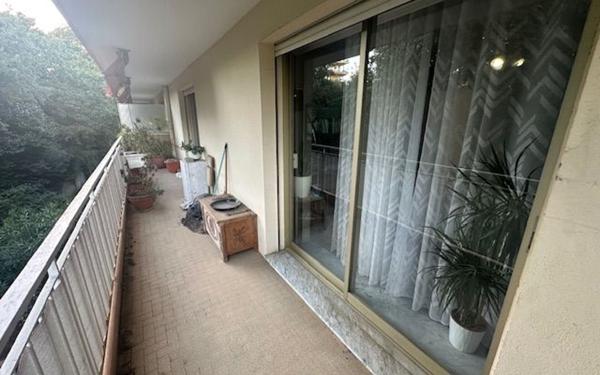 Appartement à vendre    3 pièces • 75,83 m2 Antibes