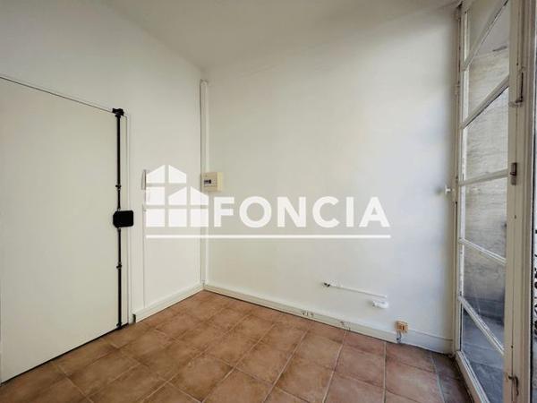 Location Local commercial 1 pièce 7.3 m² - 8 PLACE GUSTAVE LAMBERT Toulon 83000