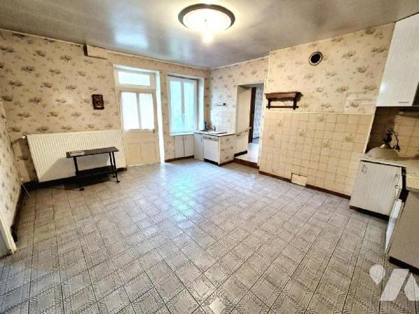  Situé en plein secteur viticole en Champagne, entre Les Riceys et Celles sur Ource venez décou...