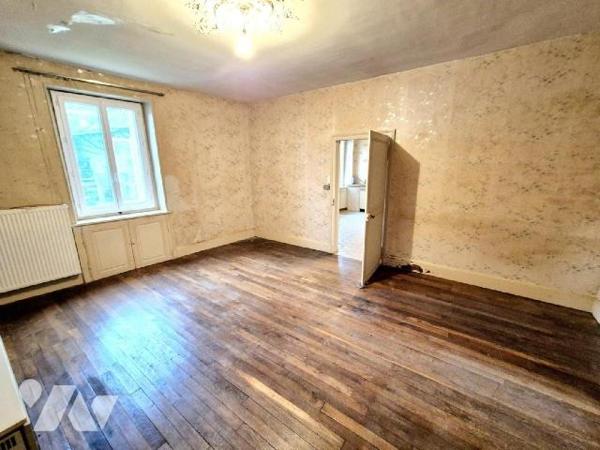  Situé en plein secteur viticole en Champagne, entre Les Riceys et Celles sur Ource venez décou...