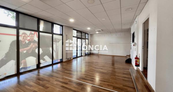 À vendre Local commercial 126 m² - Grenoble 38100