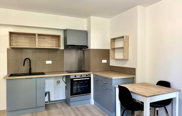 À louer   T2 meublé entièrement rénové avec accès jardin et vue rivière