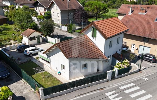 Élégante Demeure Rénovée avec Piscine et Exposition Sud