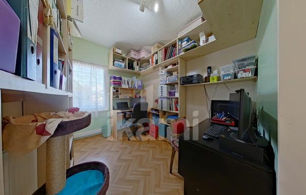 Élégante Demeure Rénovée avec Piscine et Exposition Sud