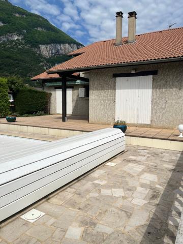 Villa 7 pièce(s) 152 m2 avec piscine chauffée