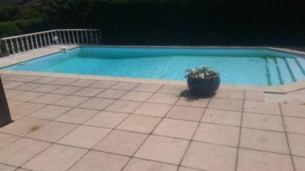 Villa 7 pièce(s) 152 m2 avec piscine chauffée