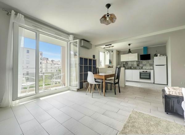 Appartement Lyon 3 pièces de 66 m² avec Balcon et sans vis-à-vis