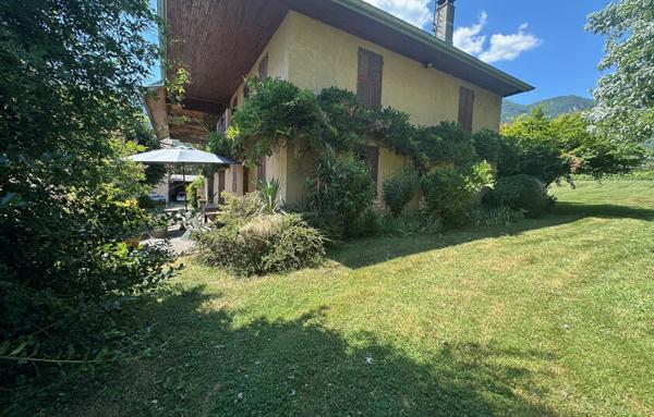 Propriété rénovée avec vue panoramique