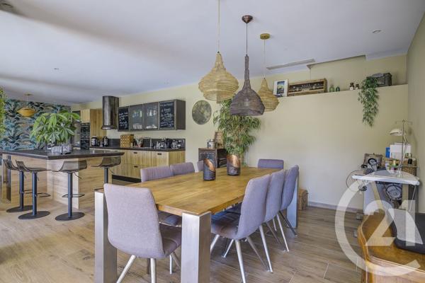 Maison à vendre  4 pièces - 220 m2 ANTIBES - 06