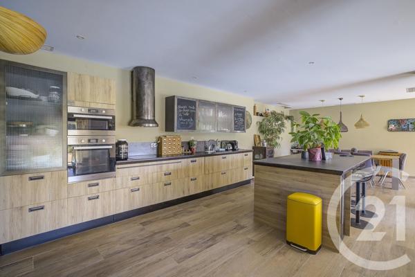 Maison à vendre  4 pièces - 220 m2 ANTIBES - 06