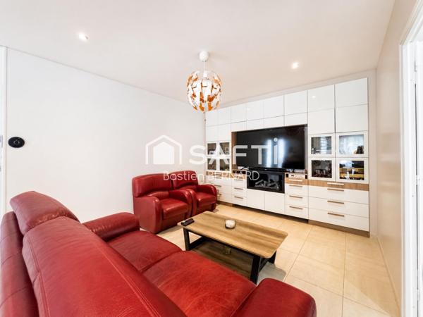 Maison familiale de plain-pied, 5 chambres avec jardin à Anet