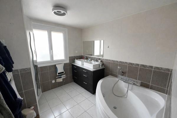 Maison familiale 170 m² – 4 chambres – Grand terrain – DPE B