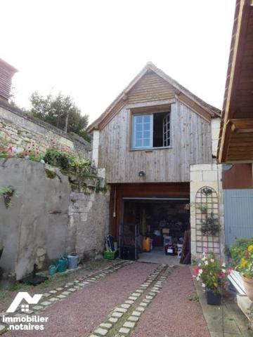 Maison d'habitation centre Loches avec dépendances