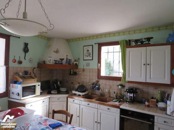 Maison d'habitation centre Loches avec dépendances