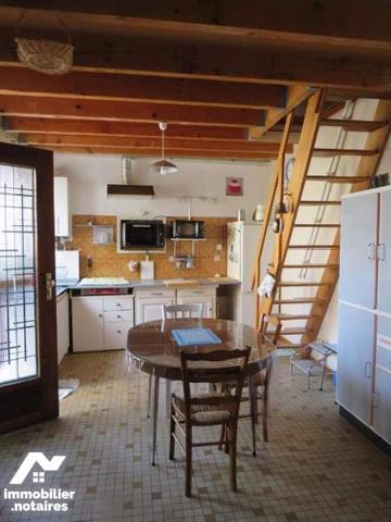 Maison d'habitation centre Loches avec dépendances