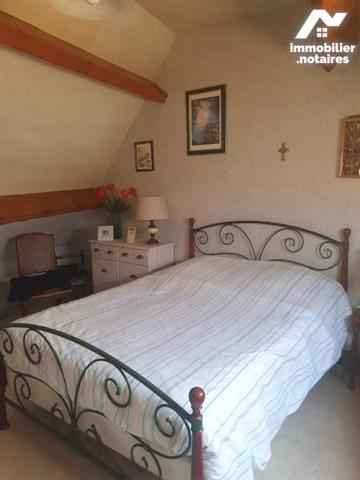 Maison d'habitation centre Loches avec dépendances