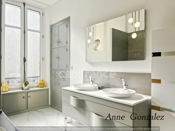 ORLEANS Carré OR, à vendre grande Maison Bourgeoise entièrement rénovée par Architecte d'intérieur avec patio intérieur et jacuzzi à l'abri des regards