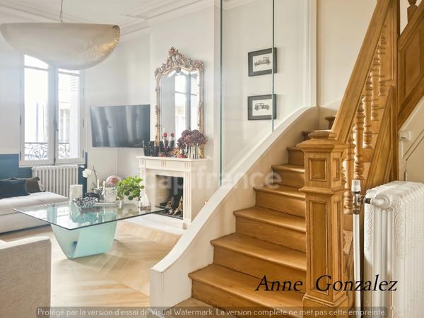 ORLEANS Carré OR, à vendre grande Maison Bourgeoise entièrement rénovée par Architecte d'intérieur avec patio intérieur et jacuzzi à l'abri des regards