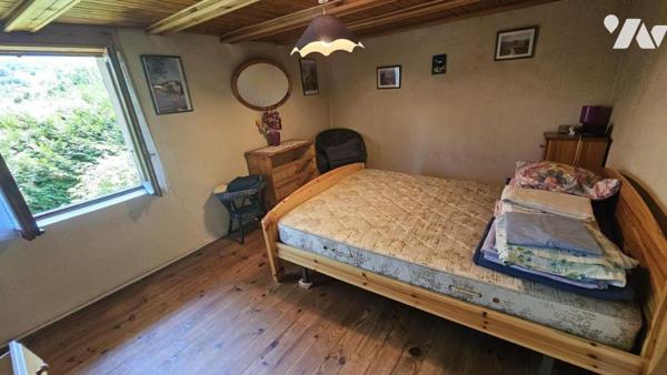 LA BIOLLE, corps de ferme de 112m2 au calme avec 9 000m2 de terrain agricole NON LOUE