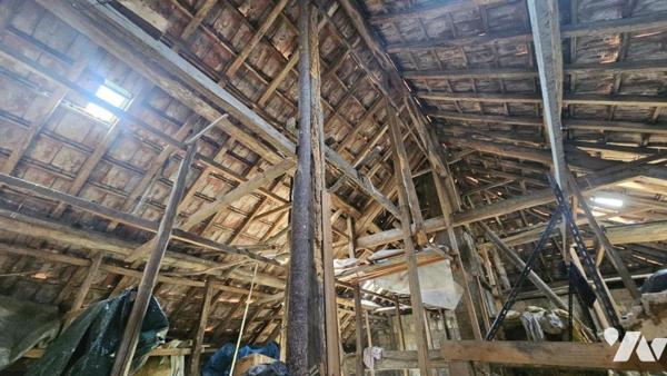 LA BIOLLE, corps de ferme de 112m2 au calme avec 9 000m2 de terrain agricole NON LOUE