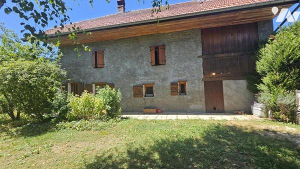 LA BIOLLE, corps de ferme de 112m2 au calme avec 9 000m2 de terrain agricole NON LOUE