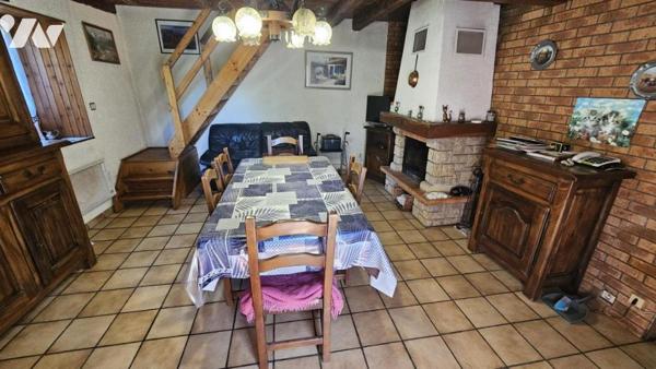 LA BIOLLE, corps de ferme de 112m2 au calme avec 9 000m2 de terrain agricole NON LOUE