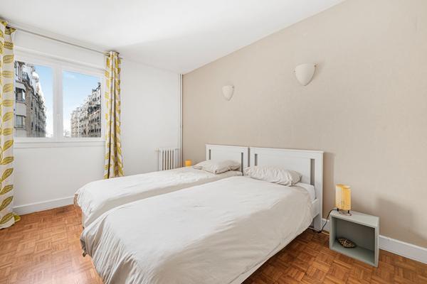 Paris 16 - Spacieux 4 pièces meublé dans la rue la plus prisée de Passy