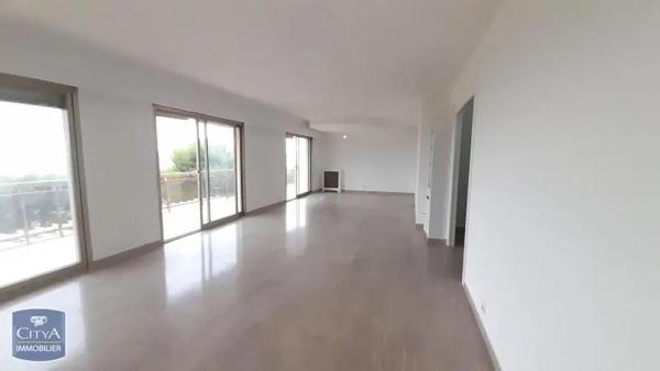 Appartement à louer 3 pièces 97.2m²