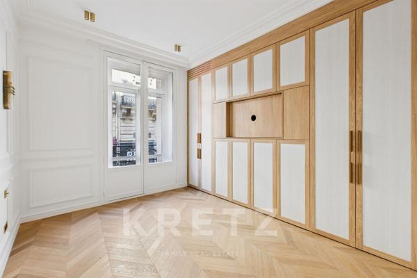 Appartement rénové de standing - Triangle d'or