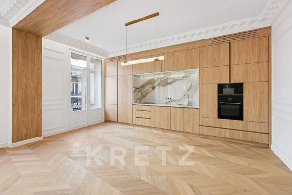 Appartement rénové de standing - Triangle d'or