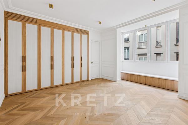 Appartement rénové de standing - Triangle d'or